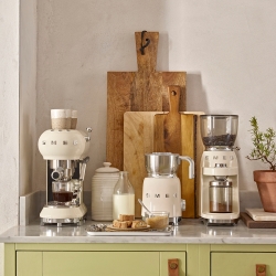 Smeg MFF01CREU Mælkeskummer Creme