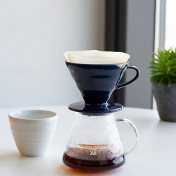 Hario Filterbryg Sæt Inkl. V60-02 Keramik Dripper 2 Kop, Glaskande 0,4 L & Kedel
