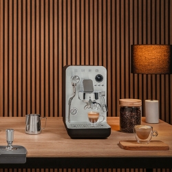 Smeg EMC02BLMEU Minipro Semiautomatisk Espressomaskine