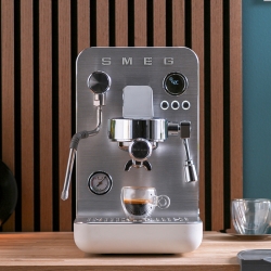 Smeg EMC02WHMEU Minipro Semiautomatisk Espressomaskine Hvid