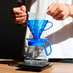 Hario V60 Filterbryg Sæt Blå Inkl. Range Server 0,6 L, Dripper 2 Kop. & Filtre