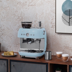 Smeg EGF03PBEU Manuel espressomaskine Inkl. Kværn Pastelblå & Rigtig Kaffe Bestseller Mixpakke 3kg Hele kaffebønner
