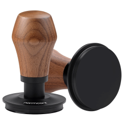 Normcore V4 Tamper med Fjeder & Titaniumsbelægning 58 mm Valnød Inkl. Tampermåtte Valnøddetræ