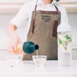 Hario Filter-In 0,75 L Istebrygger m. 2 glas Inkl. Østerlandsk Thehus Tivoli Carousel Tea 125g & Tivoli Pantomime Tea 125g