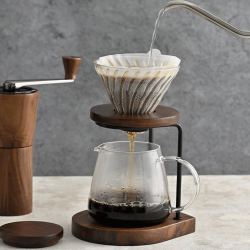 Hario Drip Station Valnøddetræ