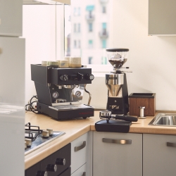 La Marzocco Linea Micra Sort Espressomaskine Inkl. Eureka Atom W 65 Casa Mat Sort Espressokværn