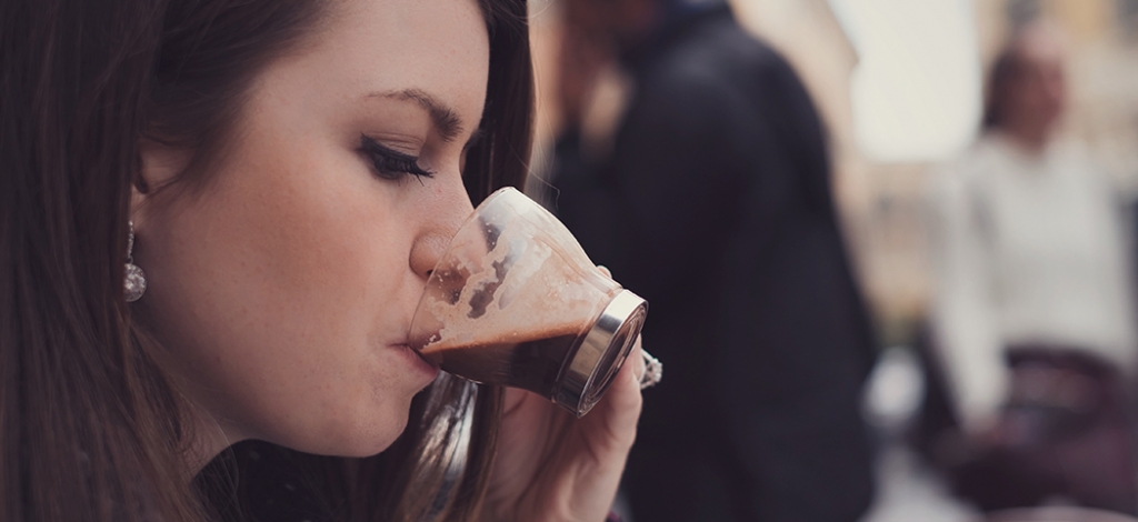 Kaffe og sundhed: Hvor meget koffein må man få om dagen?