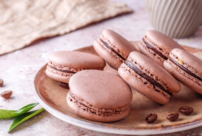 Opskrift på de populære macarons med kaffe og chokoladeganache