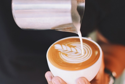 Mælkeskum guide: Hvordan laver jeg latte art?