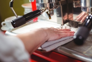 Daglig rengøring af din manuelle espressomaskine